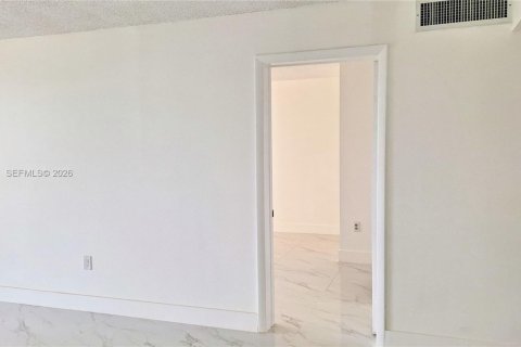 Copropriété à louer à Miami, Floride: 1 chambre, 73.11 m2 № 2029233 - photo 25