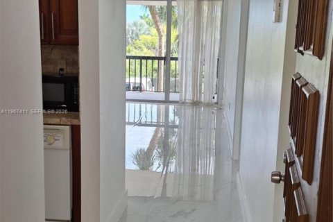 Copropriété à louer à Miami, Floride: 1 chambre, 73.11 m2 № 2029233 - photo 4