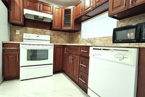 Copropriété à louer à Miami, Floride: 1 chambre, 73.11 m2 № 2029233 - photo 20