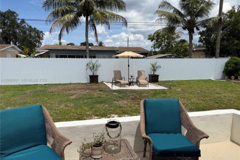 Casa en venta en Hollywood, Florida, 2 dormitorios, 98.2 m2 № 2072470 - foto 16