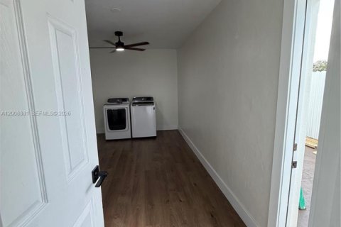 Casa en venta en Hollywood, Florida, 2 dormitorios, 98.2 m2 № 2072470 - foto 13