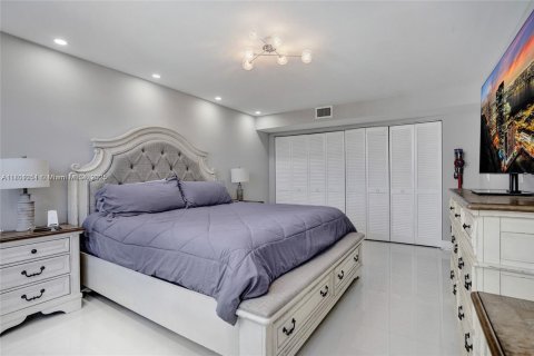 Copropriété à louer à Hollywood, Floride: 2 chambres, 115.2 m2 № 1961631 - photo 26