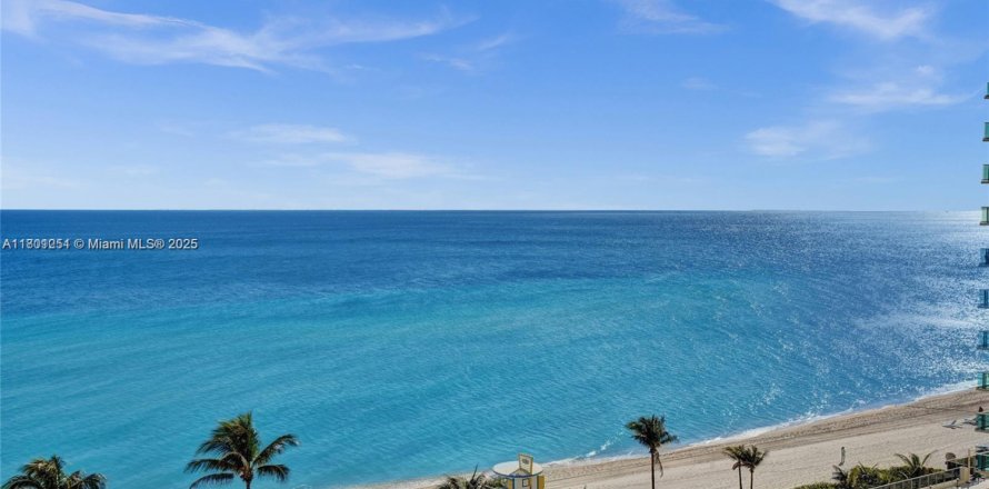 Condo à Hollywood, Floride, 2 chambres № 1961631