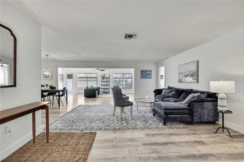 Casa en venta en Spring Hill, Florida, 2 dormitorios, 163.69 m2 № 2201153 - foto 2