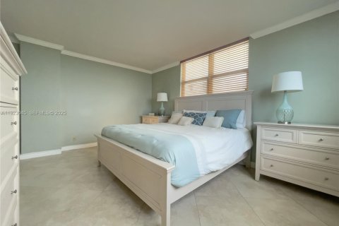 Купить кондоминиум в Форт-Лодердейл, Флорида 2 спальни, 125.42м2, № 1982490 - фото 10