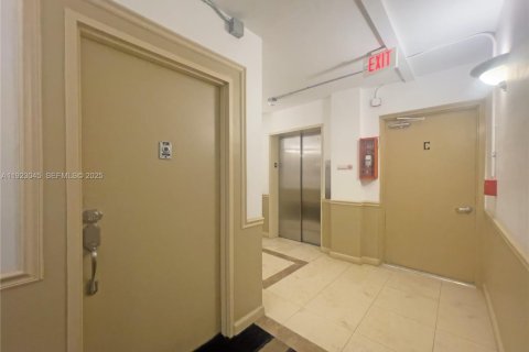 Купить кондоминиум в Форт-Лодердейл, Флорида 2 спальни, 125.42м2, № 1982490 - фото 21