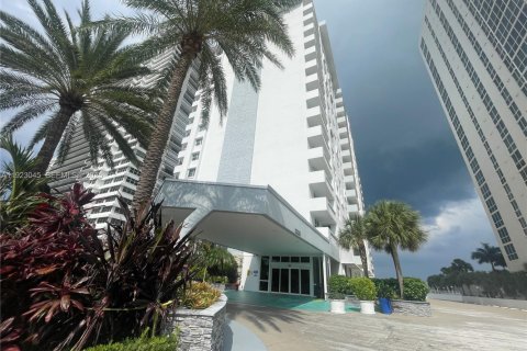 Купить кондоминиум в Форт-Лодердейл, Флорида 2 спальни, 125.42м2, № 1982490 - фото 25