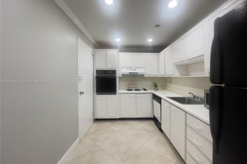 Купить кондоминиум в Форт-Лодердейл, Флорида 2 спальни, 125.42м2, № 1982490 - фото 8