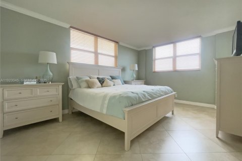 Купить кондоминиум в Форт-Лодердейл, Флорида 2 спальни, 125.42м2, № 1982490 - фото 9