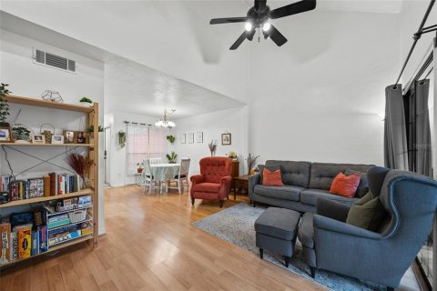 Adosado en venta en Gainesville, Florida, 2 dormitorios, 102.75 m2 № 1614981 - foto 4
