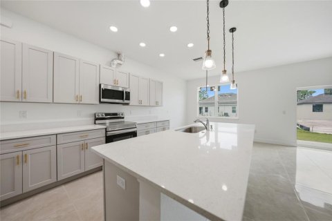 Villa ou maison à vendre à Port Charlotte, Floride: 3 chambres, 162.58 m2 № 2238780 - photo 12