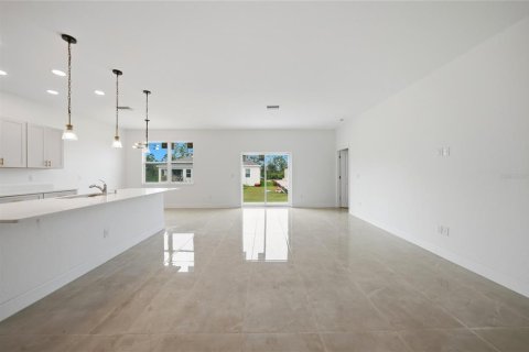 Villa ou maison à vendre à Port Charlotte, Floride: 3 chambres, 162.58 m2 № 2238780 - photo 5