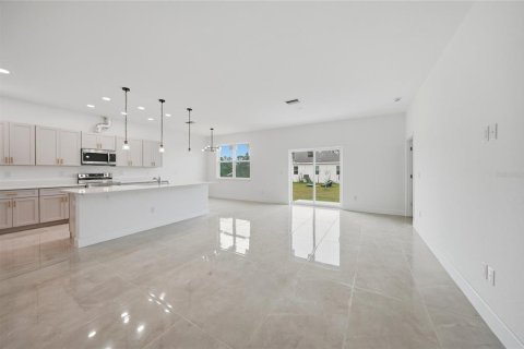 Villa ou maison à vendre à Port Charlotte, Floride: 3 chambres, 162.58 m2 № 2238780 - photo 2