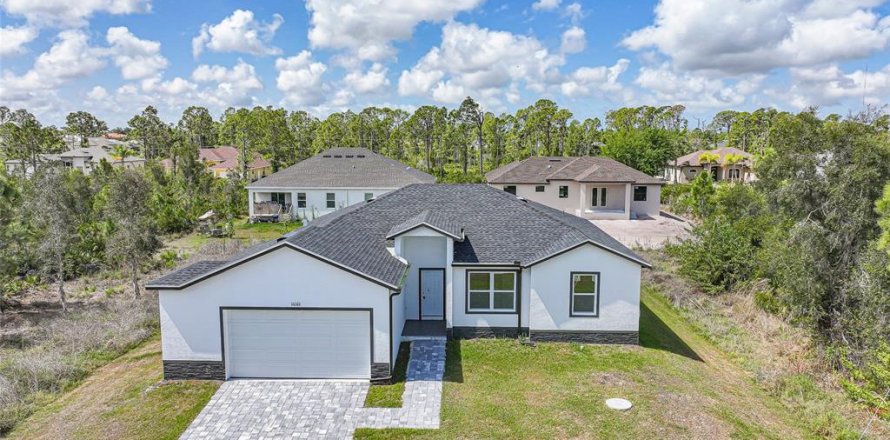 Villa ou maison à Port Charlotte, Floride 3 chambres, 162.58 m2 № 2238780