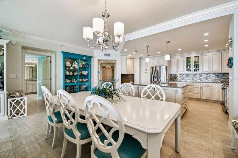 Condo in North Redington Beach, Florida, 3 bedrooms № 2098203 - photo 8