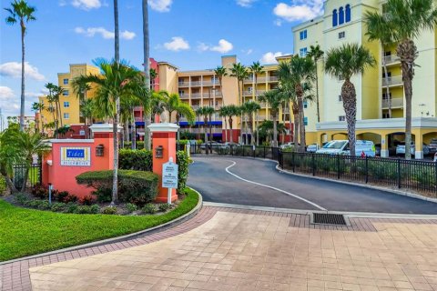 Condo in North Redington Beach, Florida, 3 bedrooms № 2098203 - photo 30