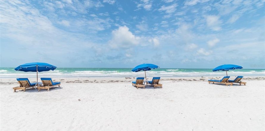 Condo in North Redington Beach, Florida, 3 bedrooms № 2098203