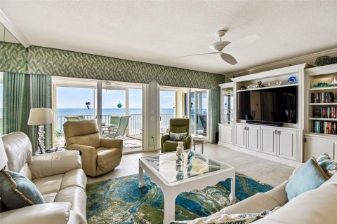 Condo in North Redington Beach, Florida, 3 bedrooms № 2098203 - photo 9