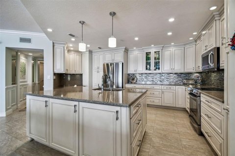 Condo in North Redington Beach, Florida, 3 bedrooms № 2098203 - photo 5