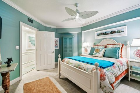 Condo in North Redington Beach, Florida, 3 bedrooms № 2098203 - photo 21