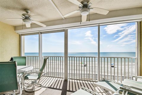 Condo in North Redington Beach, Florida, 3 bedrooms № 2098203 - photo 10