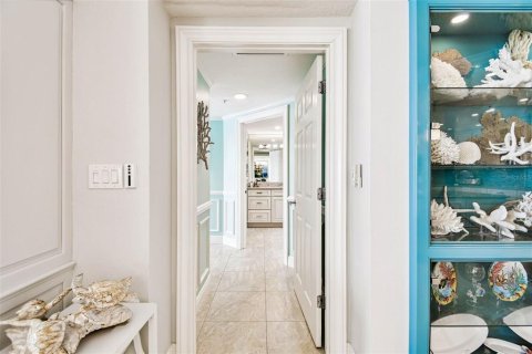 Condo in North Redington Beach, Florida, 3 bedrooms № 2098203 - photo 12