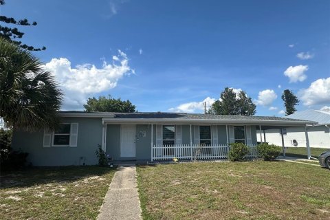 House in Port Charlotte, Florida 3 bedrooms, 100.33 sq.m. № 2094129