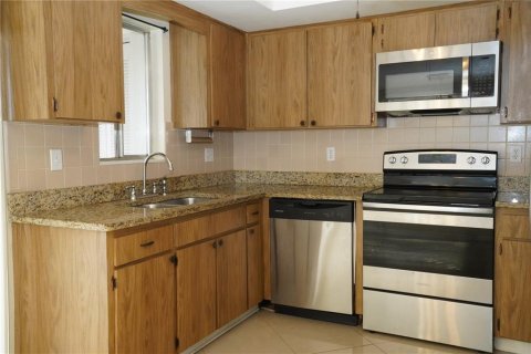 Condominio en venta en Lehigh Acres, Florida, 2 dormitorios, 69.12 m2 № 2100361 - foto 5