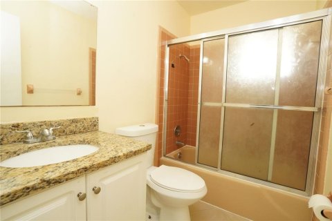 Condominio en venta en Lehigh Acres, Florida, 2 dormitorios, 69.12 m2 № 2100361 - foto 11