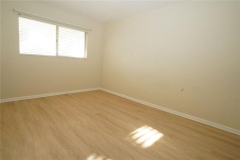 Condominio en venta en Lehigh Acres, Florida, 2 dormitorios, 69.12 m2 № 2100361 - foto 10