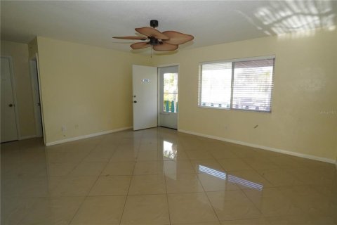 Condominio en venta en Lehigh Acres, Florida, 2 dormitorios, 69.12 m2 № 2100361 - foto 3