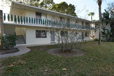 Condominio en Lehigh Acres, Florida, 2 dormitorios  № 2100361