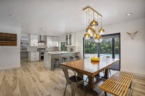 Купить виллу или дом в Пальметто-Бей, Флорида 4 спальни, 170.29м2, № 2041418 - фото 10