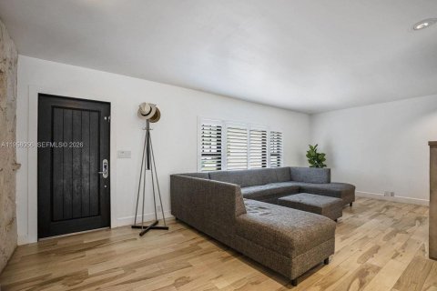 Купить виллу или дом в Пальметто-Бей, Флорида 4 спальни, 170.29м2, № 2041418 - фото 7