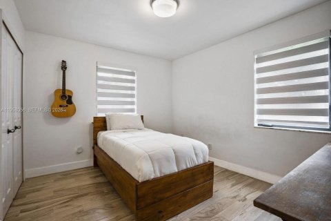 Купить виллу или дом в Пальметто-Бей, Флорида 4 спальни, 170.29м2, № 2041418 - фото 20