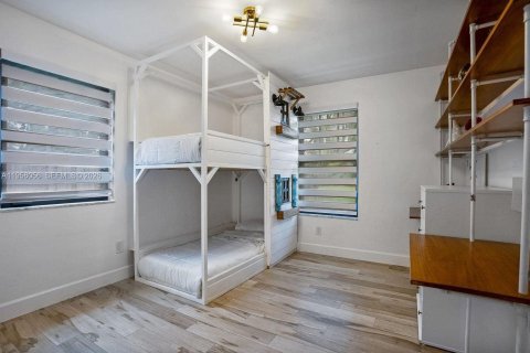 Купить виллу или дом в Пальметто-Бей, Флорида 4 спальни, 170.29м2, № 2041418 - фото 22