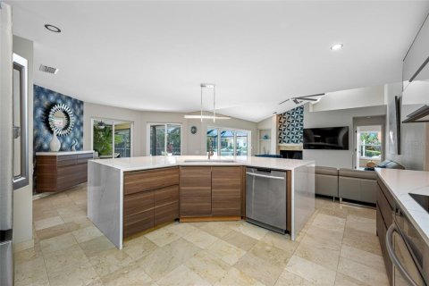 House in Tampa, Florida 4 bedrooms, 256.78 sq.m. № 1873959 - photo 22