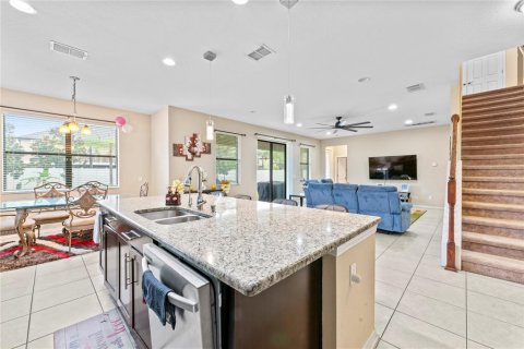 House in Riverview, Florida 5 bedrooms, 302.77 sq.m. № 1688466 - photo 8