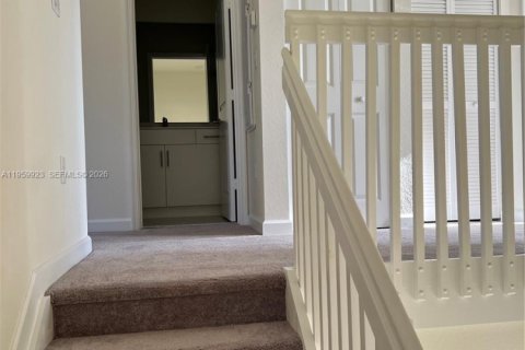 House in Hialeah, Florida 3 bedrooms, 153.29 sq.m. № 2023442 - photo 20