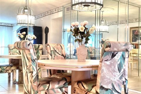 Condo in Pompano Beach, Florida, 2 bedrooms  № 2004558 - photo 11