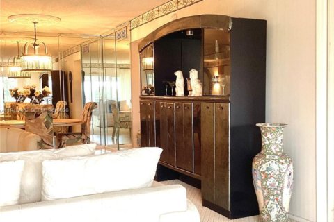 Condo in Pompano Beach, Florida, 2 bedrooms  № 2004558 - photo 18