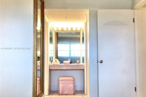 Condo in Pompano Beach, Florida, 2 bedrooms  № 2004558 - photo 25