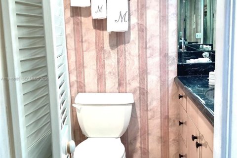 Condo in Pompano Beach, Florida, 2 bedrooms  № 2004558 - photo 24