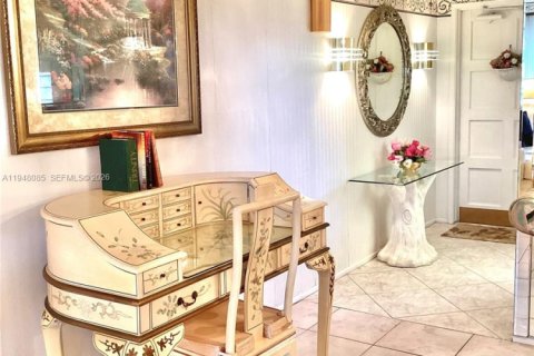 Condo in Pompano Beach, Florida, 2 bedrooms  № 2004558 - photo 4