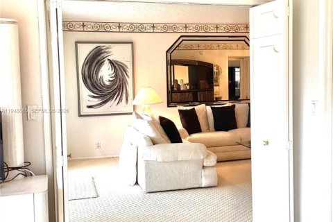 Condo in Pompano Beach, Florida, 2 bedrooms  № 2004558 - photo 19