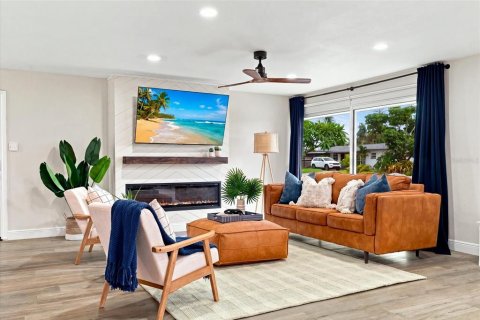 Villa ou maison à vendre à Saint Petersburg, Floride: 3 chambres, 164.25 m2 № 2308359 - photo 6
