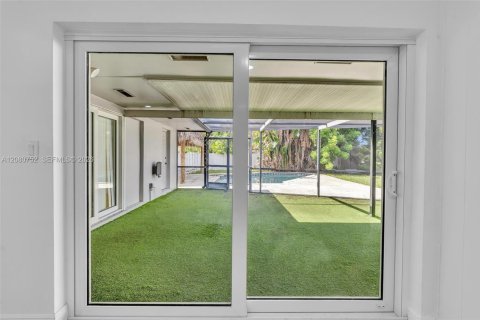 Villa ou maison à vendre à Hollywood, Floride: 4 chambres, 151.9 m2 № 2338432 - photo 28