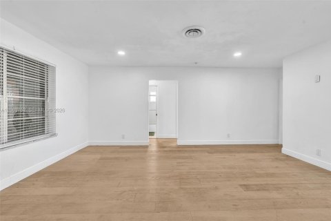 Villa ou maison à vendre à Hollywood, Floride: 4 chambres, 151.9 m2 № 2338432 - photo 14
