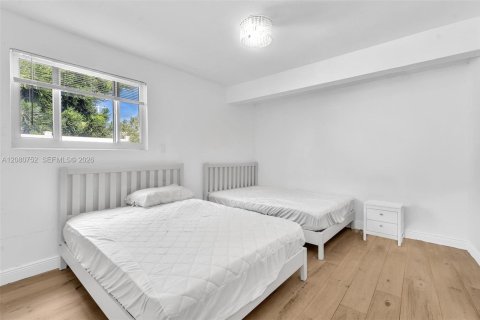 Villa ou maison à vendre à Hollywood, Floride: 4 chambres, 151.9 m2 № 2338432 - photo 25