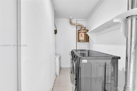 Villa ou maison à vendre à Hollywood, Floride: 4 chambres, 151.9 m2 № 2338432 - photo 22